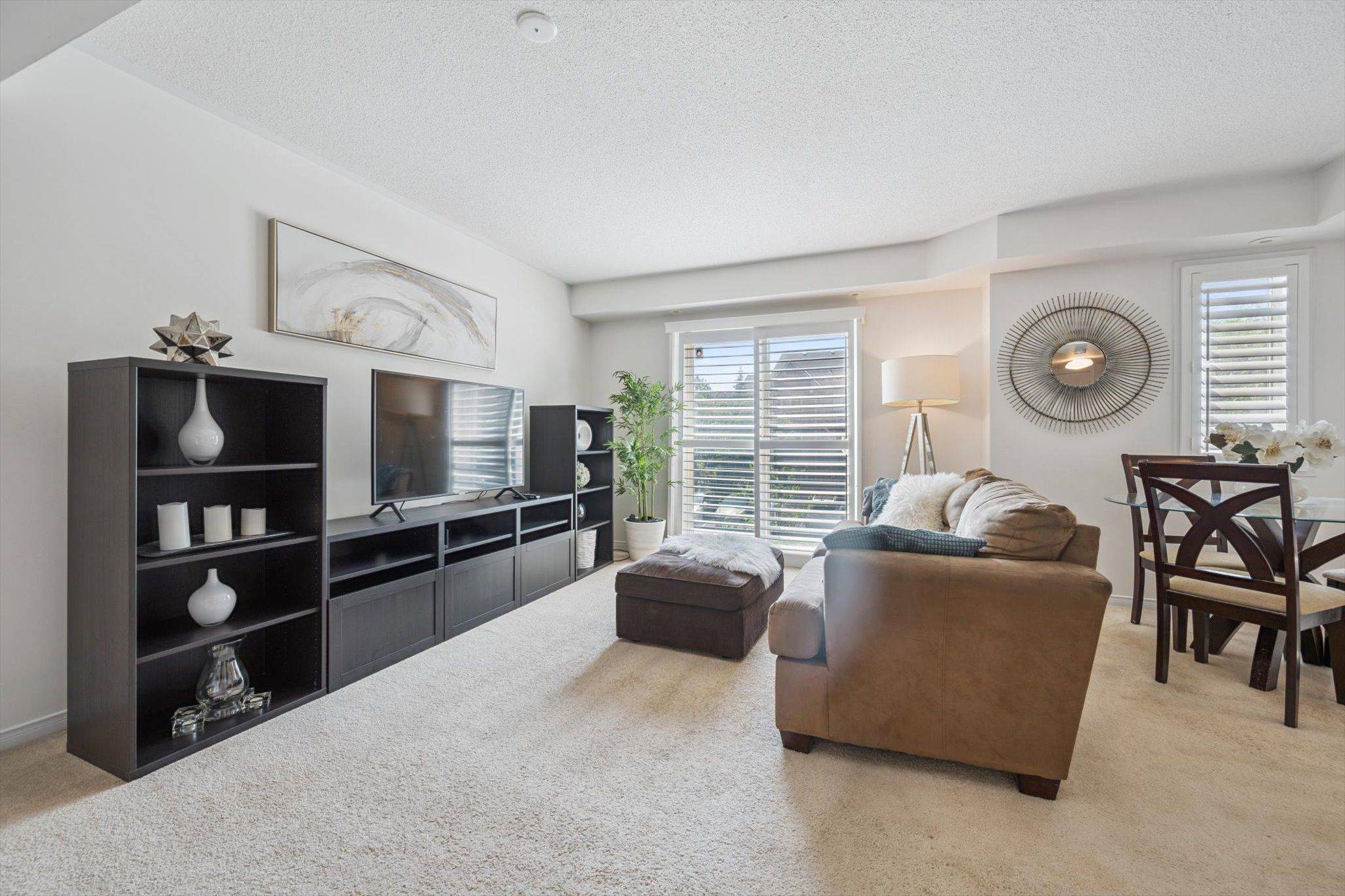 Mississauga, ON L5M 8C9,4975 Southampton DR #325