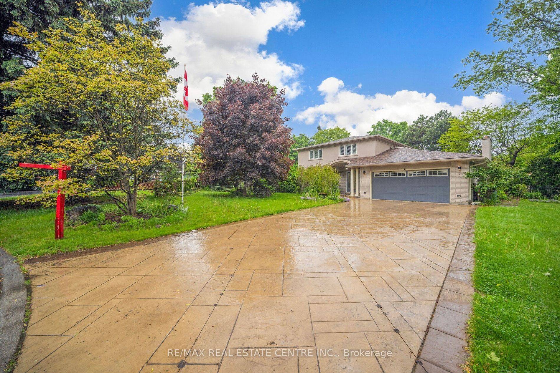 7 Heather PL, Brampton, ON L6S 1E7