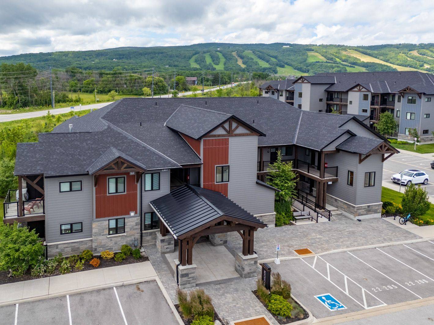 Blue Mountains, ON L9Y 3B6,22 Beckwith LN #105