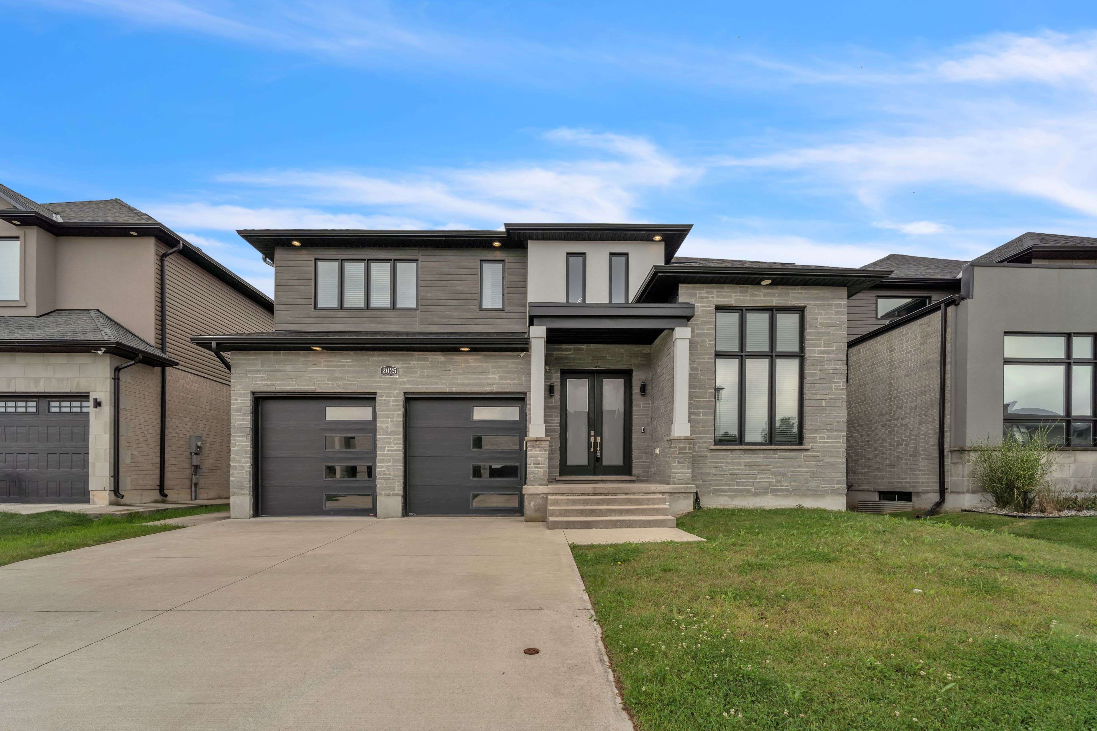 2025 BAKERVILLA ST, London South, ON N6P 0E9