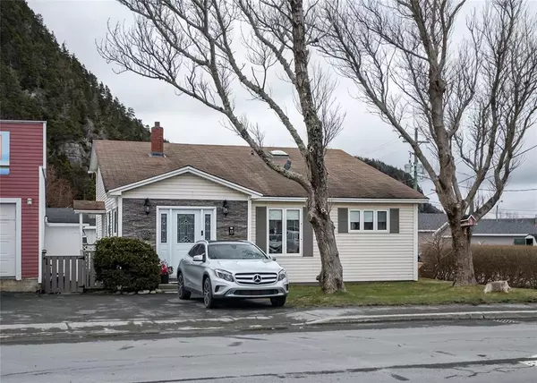 11 Blockhouse Road, Placentia, NL A0B 2Y0