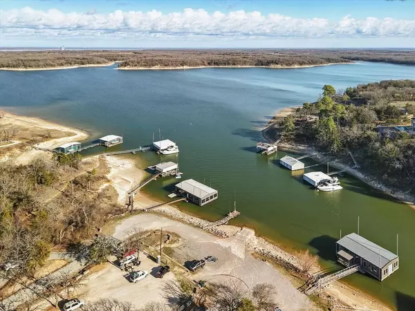 238 Preston Shores Drive, Pottsboro, TX 75076