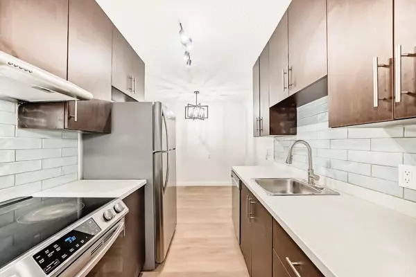4001B 49 ST NW #2204, Calgary, AB T3A2C9