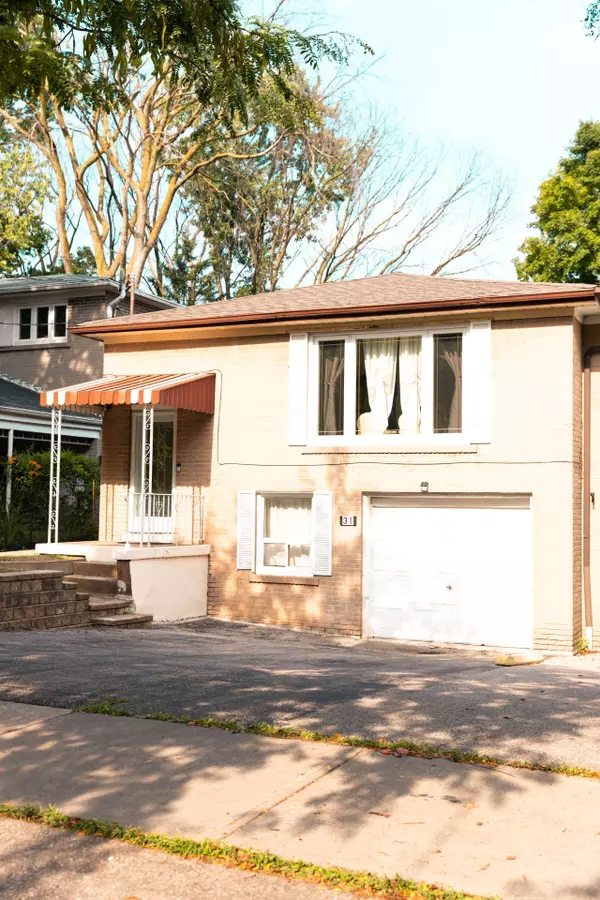 Toronto C07, ON M2R 2X7,31 REGATTA CRES CRES E