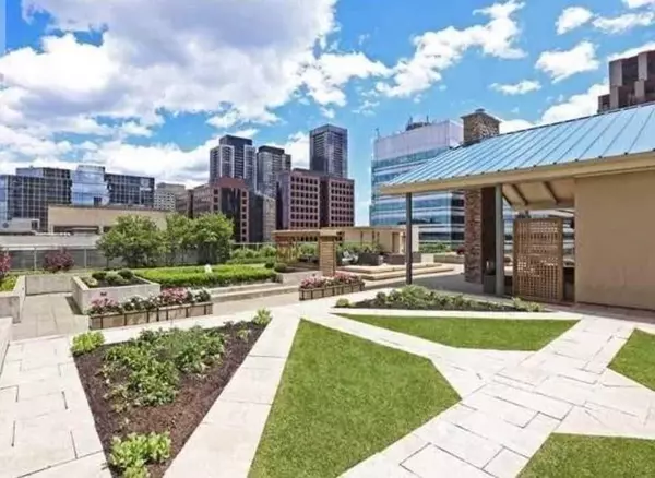 Toronto C09, ON M4W 3S5,8 Park RD #2103