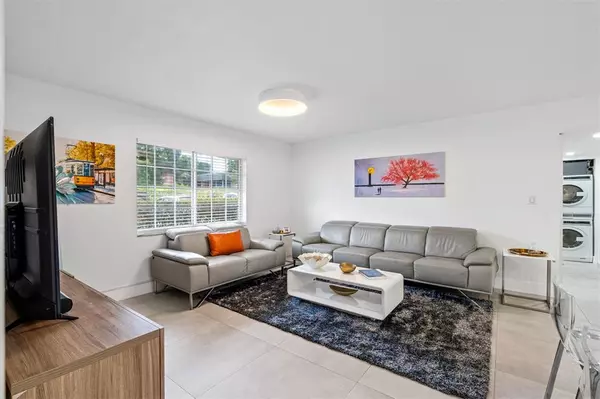 Deerfield Beach, FL 33441,706 SE 2nd Avenue #335