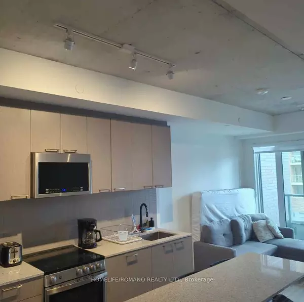 1808 St Clair AVE W #315, Toronto W03, ON M6N 0C1