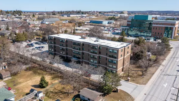 Owen Sound, ON N4K 6T7,850 6th ST E #502