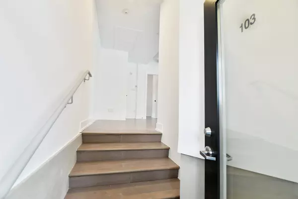 West Centre Town, ON K1Y 1T7,101 PINHEY ST #103