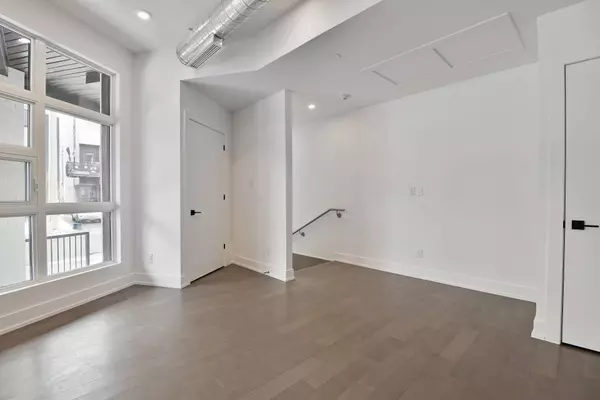 West Centre Town, ON K1Y 1T7,101 PINHEY ST #103