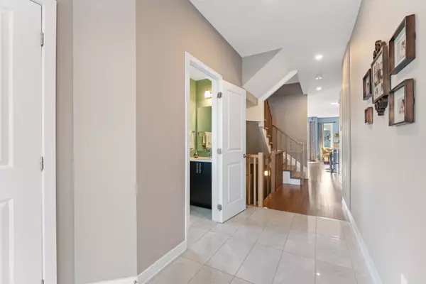 Stittsville - Munster - Richmond, ON K2S 2N8,74 Finsbury AVE