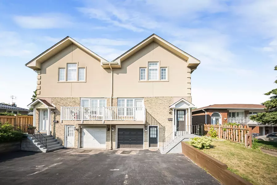 849 Inverhouse DR, Mississauga, ON L5J 2Y1