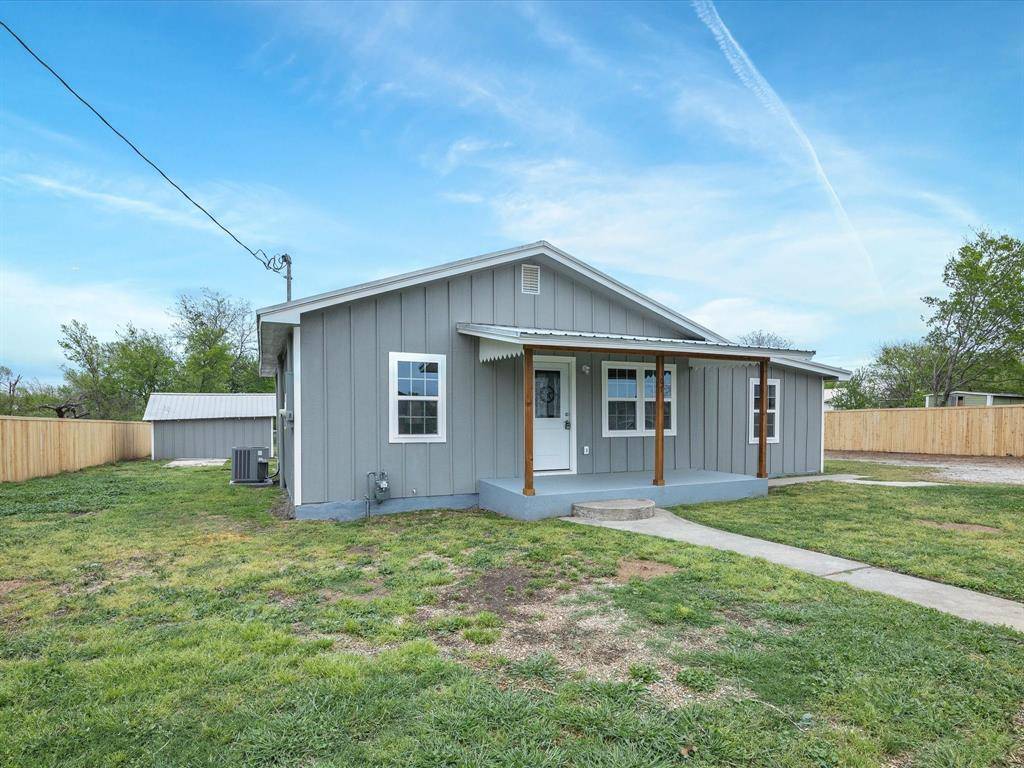 Bowie, TX 76230,107 E Riley Street