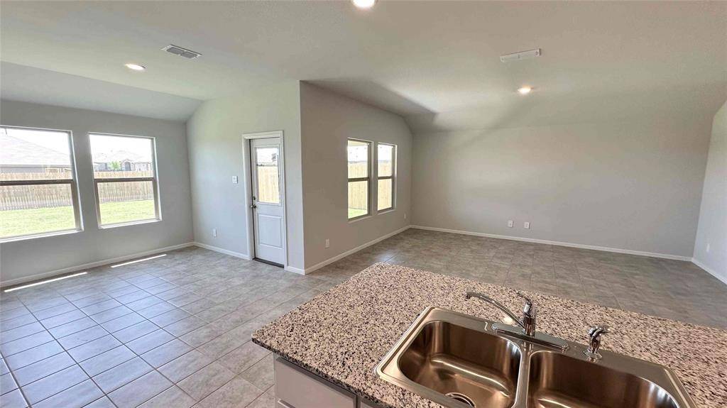 Cresson, TX 76035,13441 GITTY UP Circle