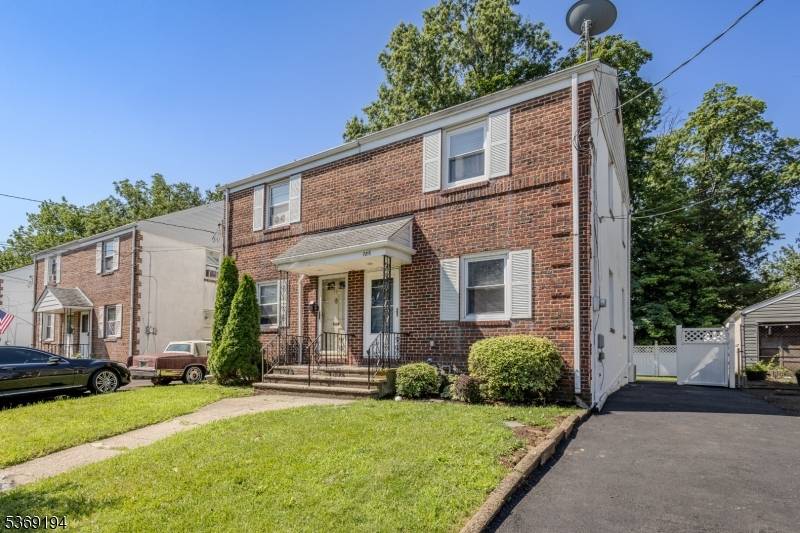 Rahway City, NJ 07065,786 W Scott Ave