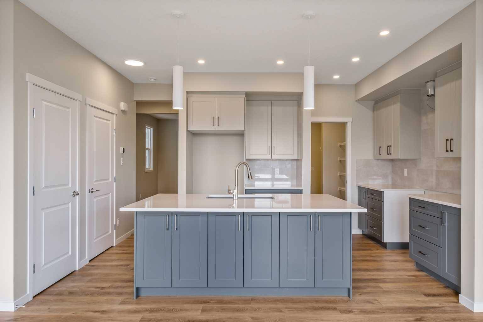 Calgary, AB T3M 3T3,324 Magnolia CRES Southeast