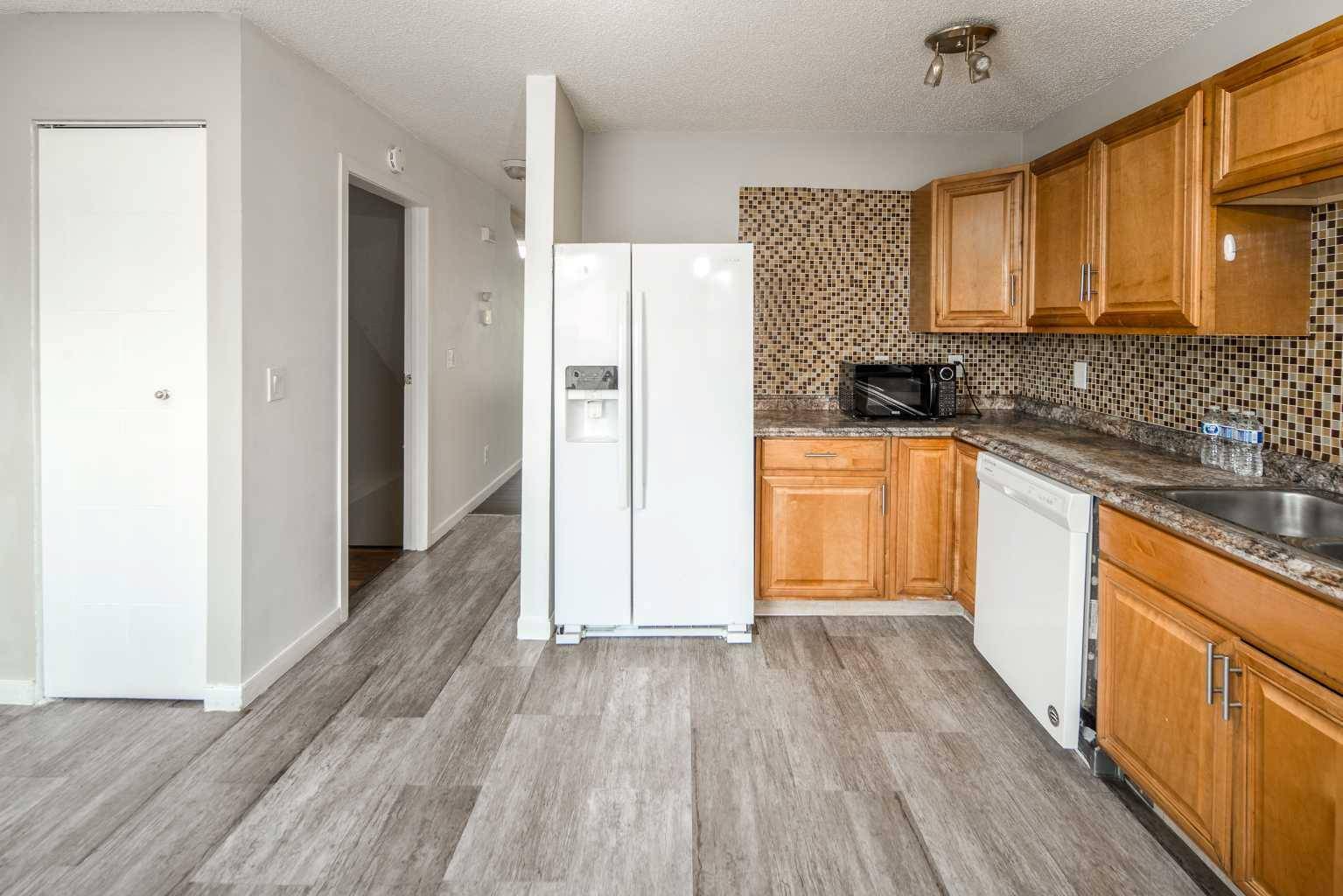 Calgary, AB T3A 4H9,24 Edgeburn CRES NW