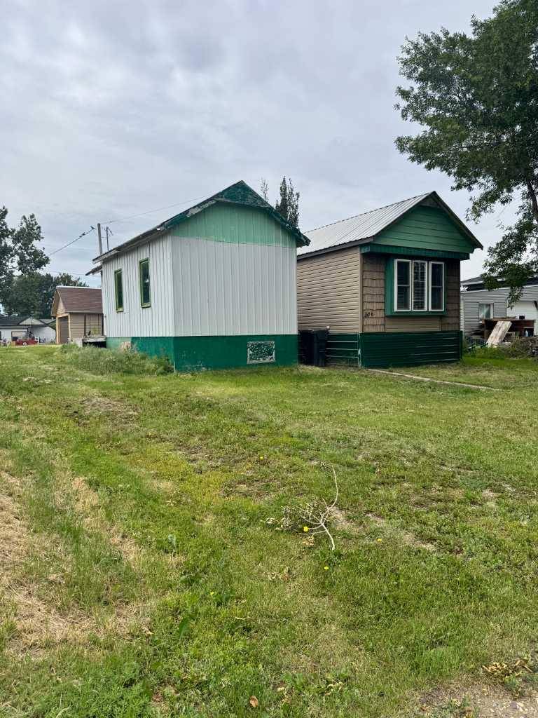 Warner, AB T0K2L0,306 6 AVE