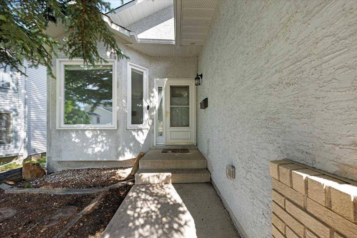 Calgary, AB T3K 3V1,304 Sandpiper CIR NW