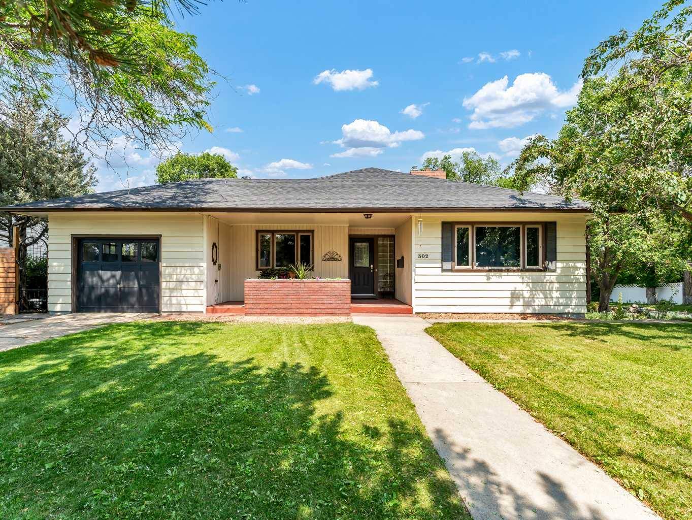 302 Prospect DR Southwest, Medicine Hat, AB T1A 4B7