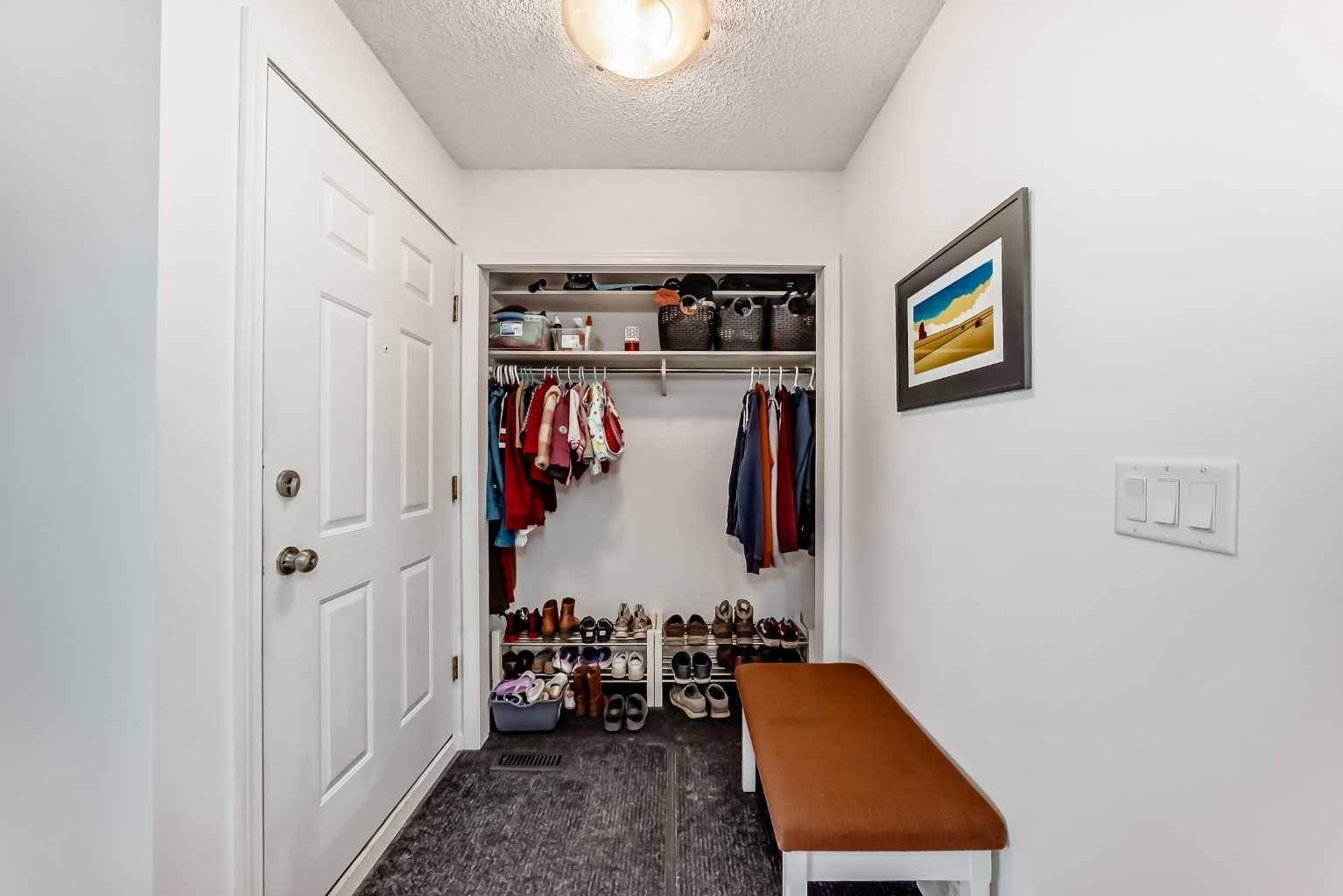 Calgary, AB T2Y 2R1,26 Shawglen WAY SW