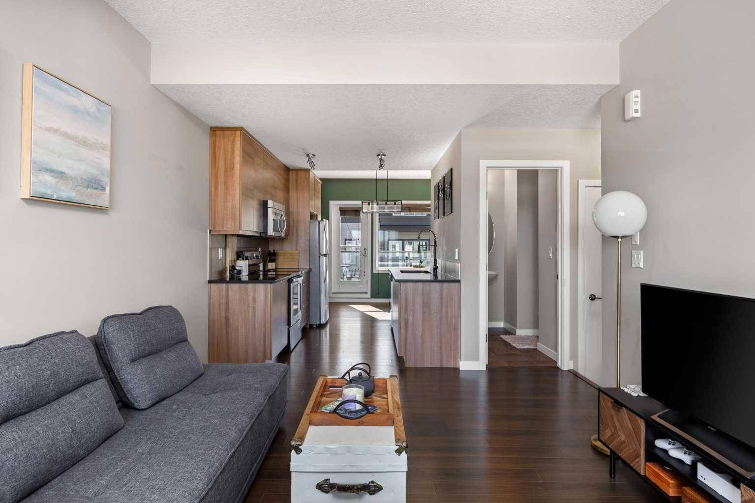 Cochrane, AB T4C2L3,501 River Heights DR
