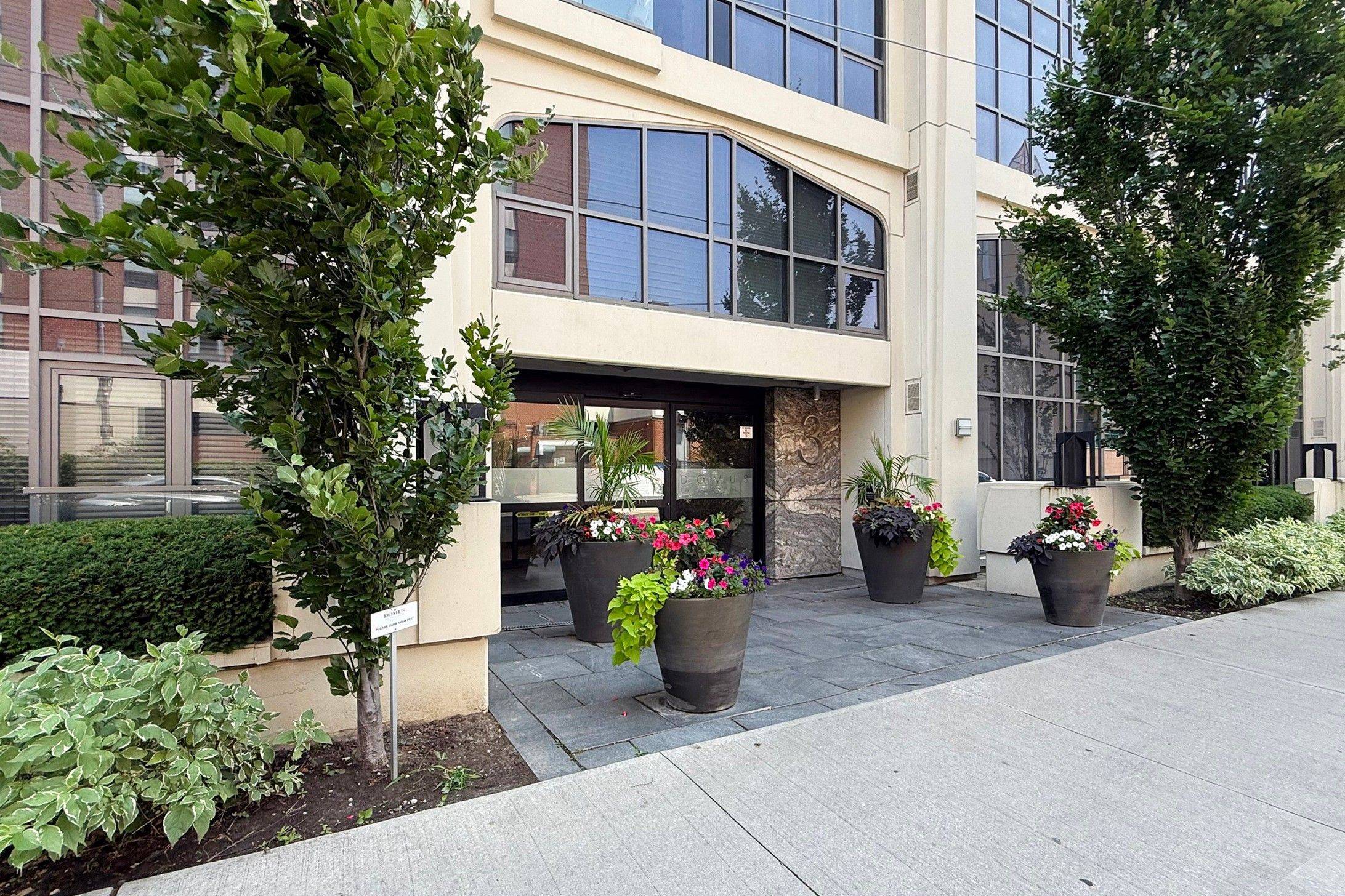 Toronto C02, ON M5R 3T5,3 Mcalpine ST #502