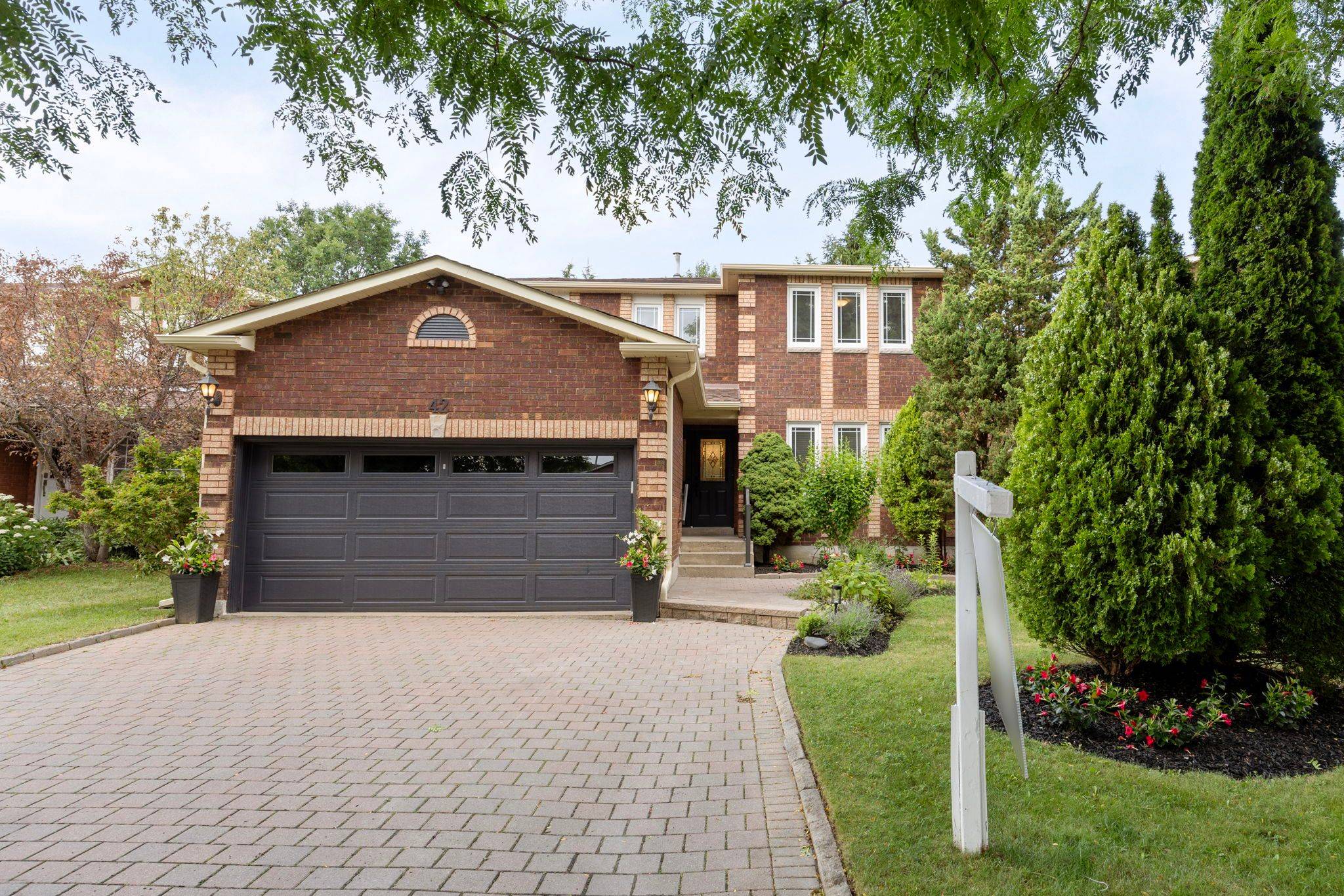 42 Viewmark DR, Richmond Hill, ON L4S 1E6