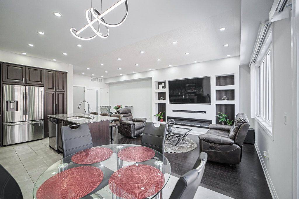Bradford West Gwillimbury, ON L3Z 4L7,131 Landolfi WAY