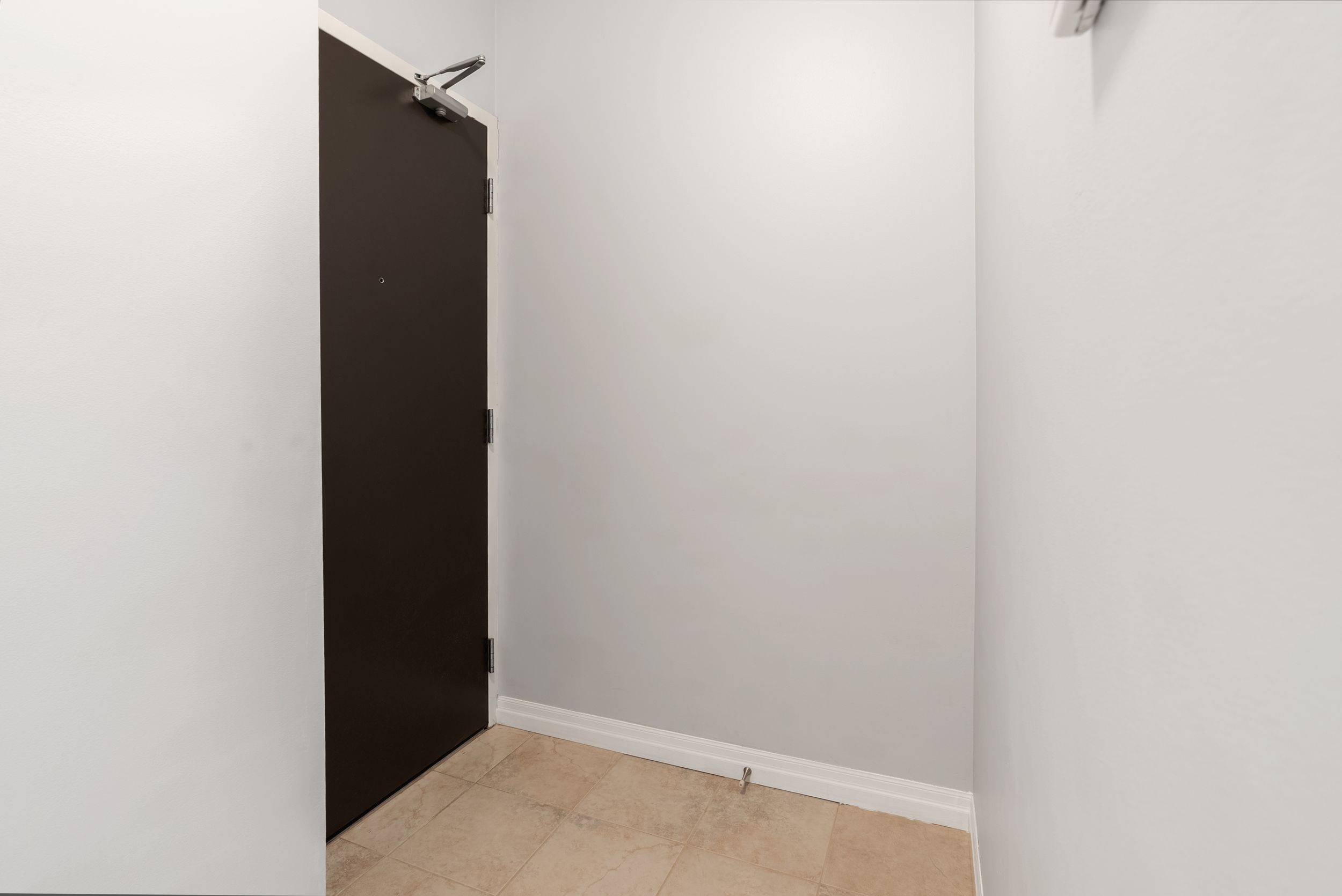 Mississauga, ON L5B 4P2,225 Webb DR #1905