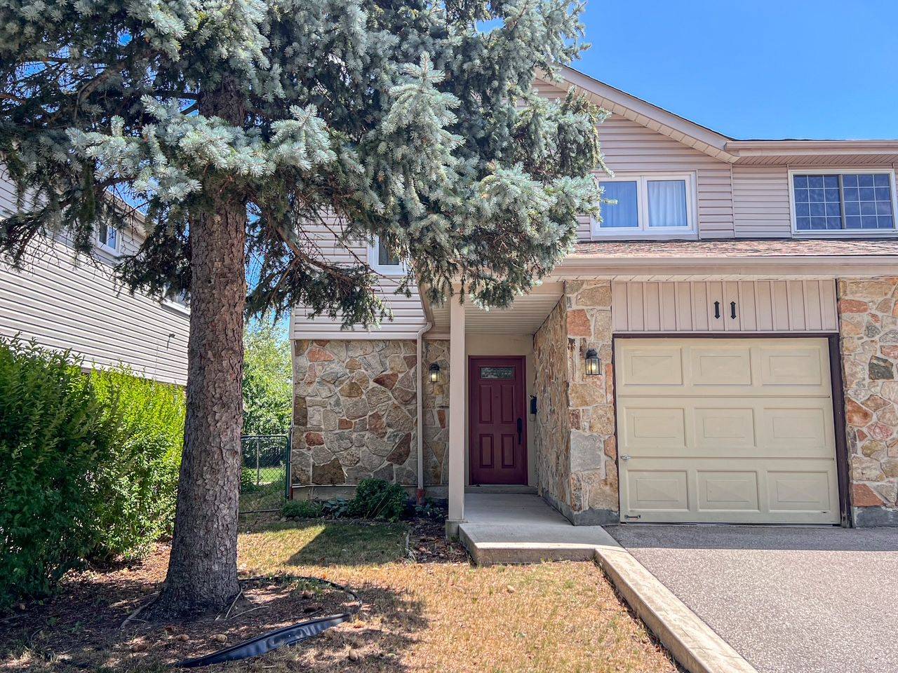 11 Lacewood CRES, Brampton, ON L6S 3K3