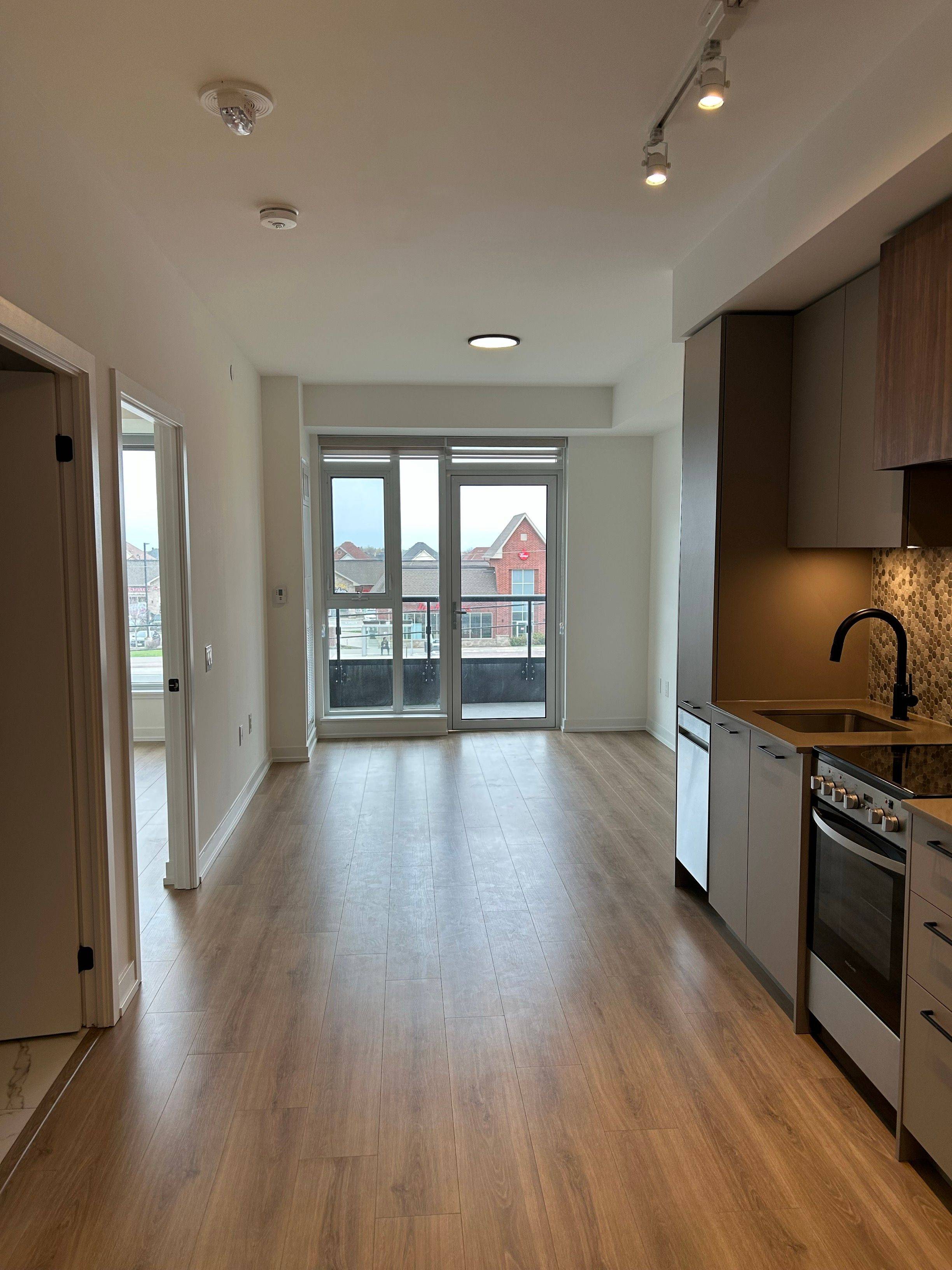 Brampton, ON L7A 5L3,10 Lagerfeld DR #208