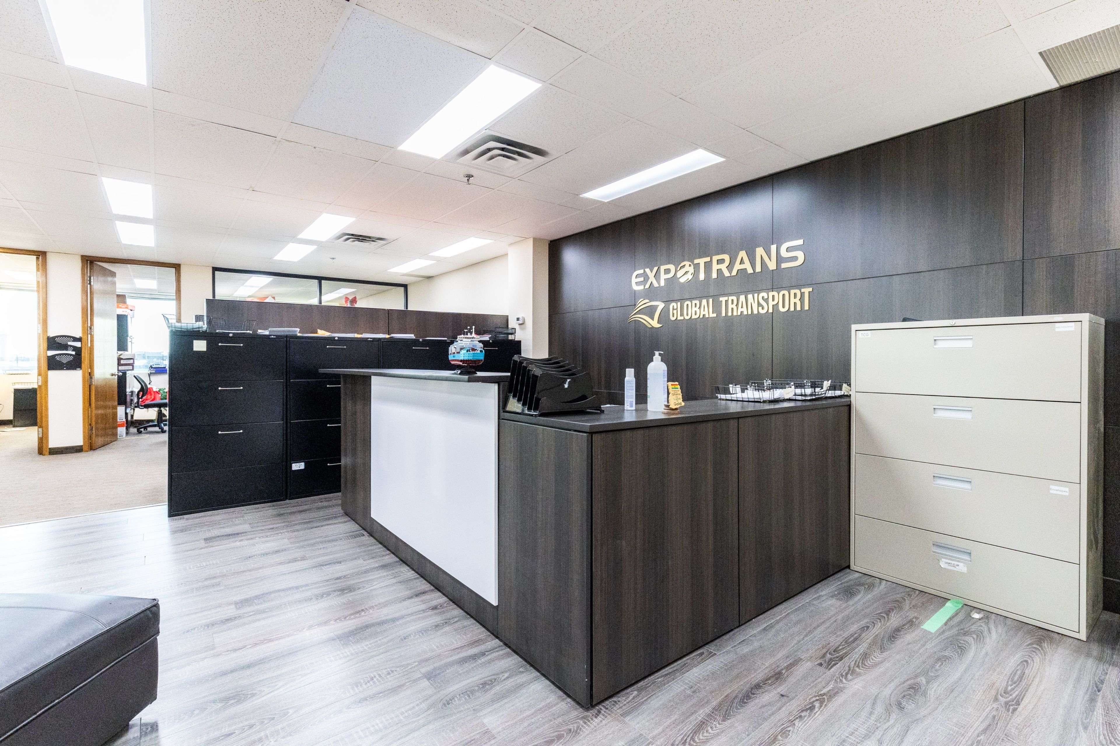 Mississauga, ON L4W 5A6,2800 Skymark AVE #309