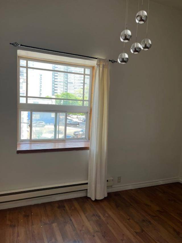 Toronto W08, ON M9A 1B6,4917 Dundas ST W #1
