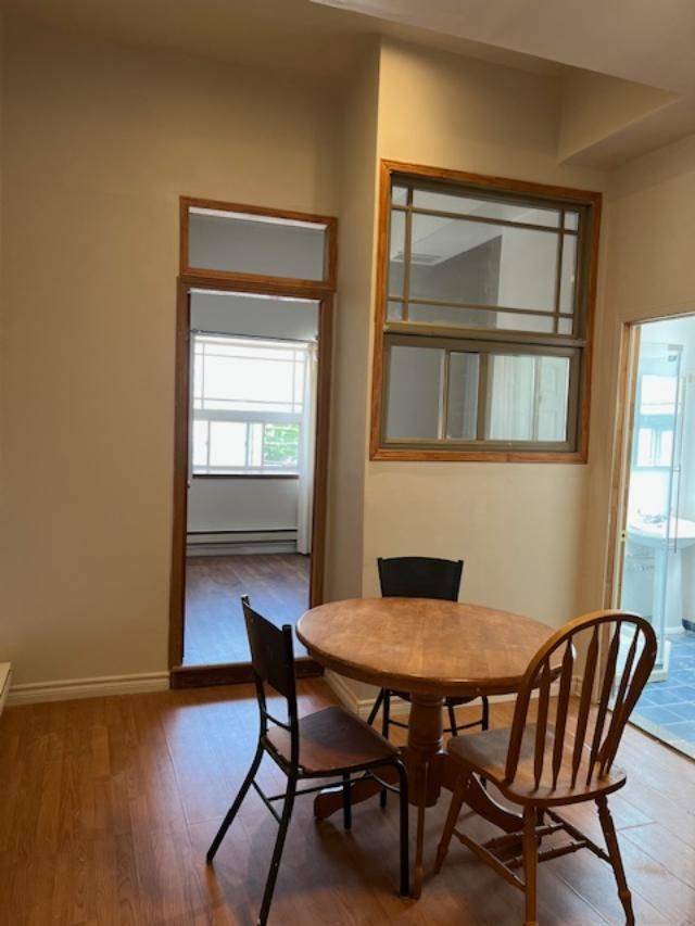 Toronto W08, ON M9A 1B6,4917 Dundas ST W #1