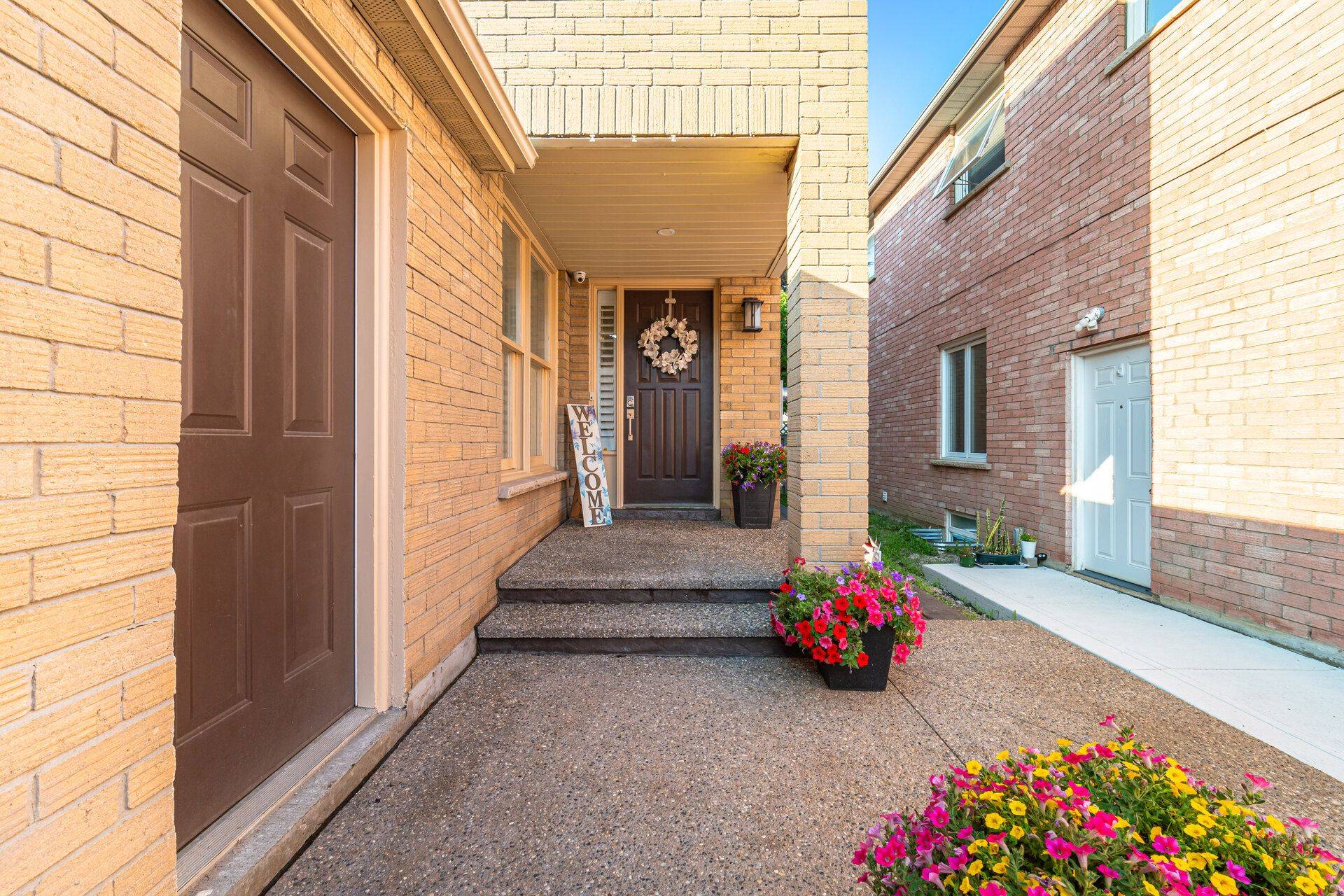 Brampton, ON L6S 5T5,32 Niles CT