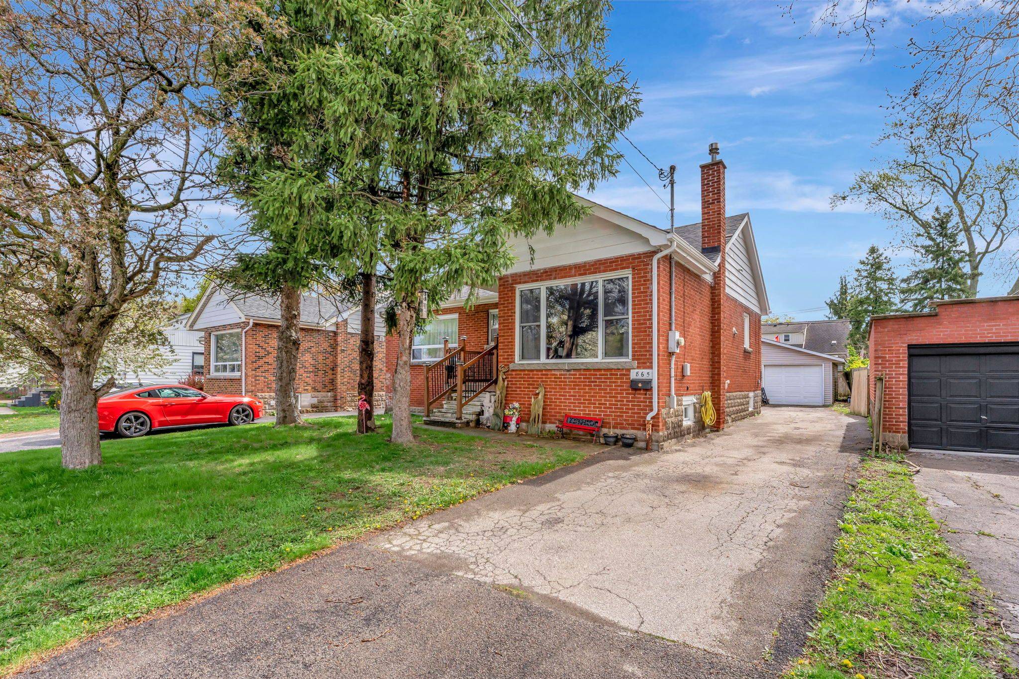 Hamilton, ON L9C 4K7,865 Garth ST