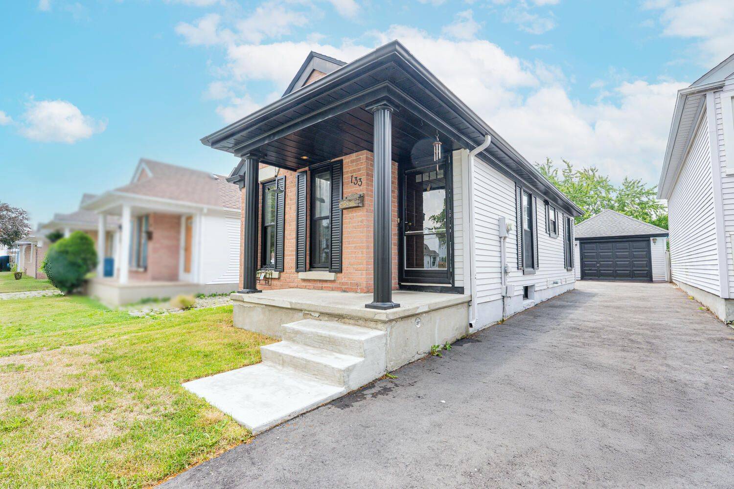133 Wake Robin DR, Kitchener, ON N2E 3L6