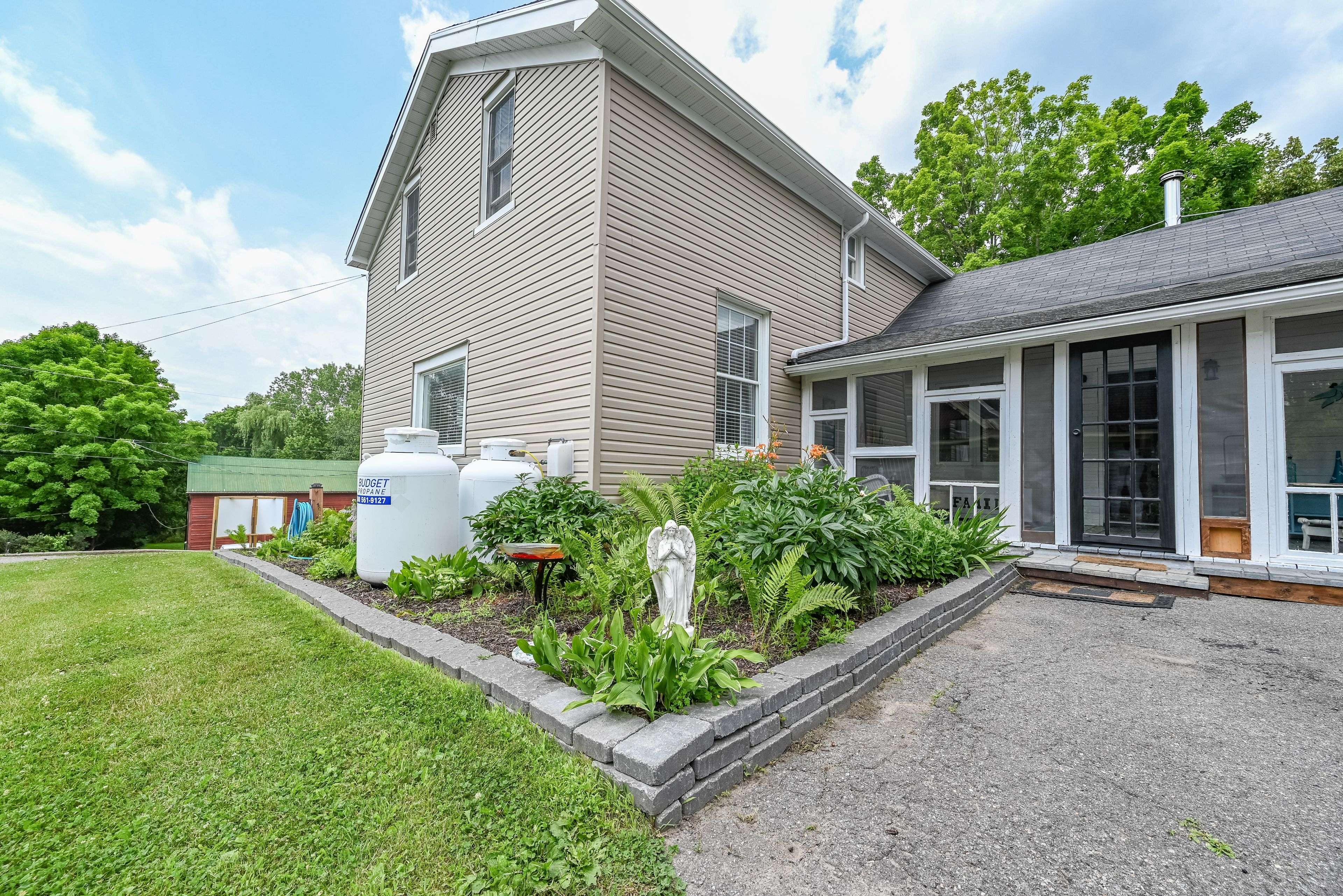 Lanark Highlands, ON K0G 1K0,81 York ST