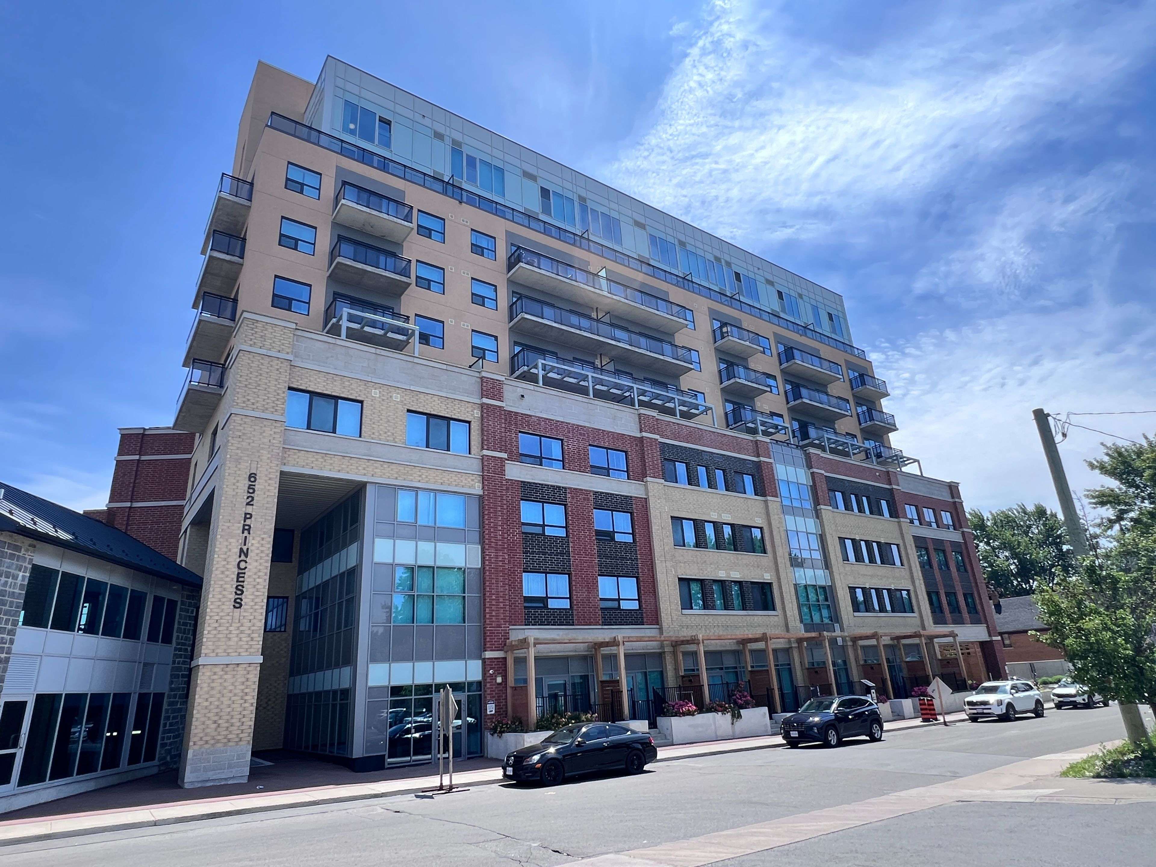 652 Princess ST #411, Kingston, ON K7L 1E5