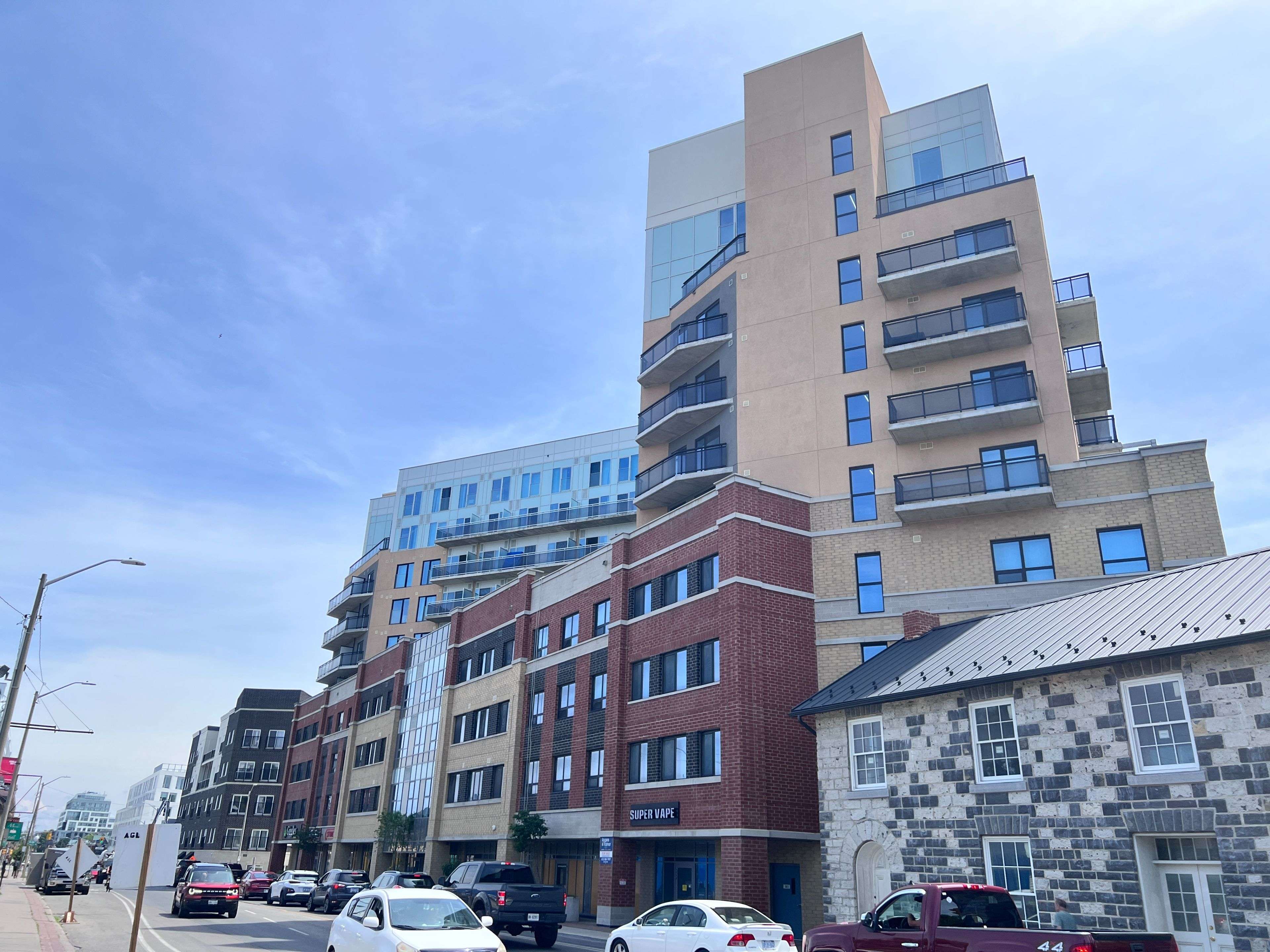 Kingston, ON K7L 1E5,652 Princess ST #411