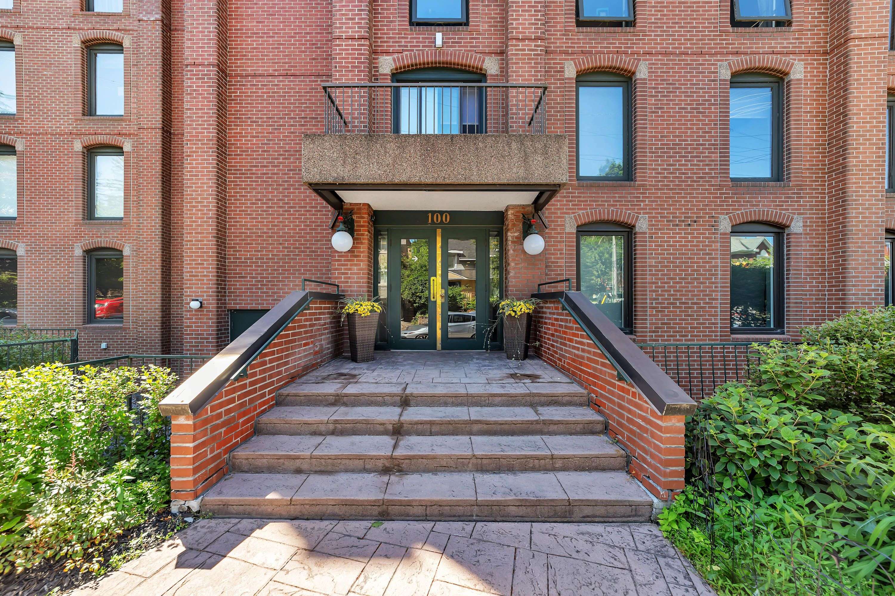 New Edinburgh - Lindenlea, ON K1M 0Z2,100 Rideau TER #12