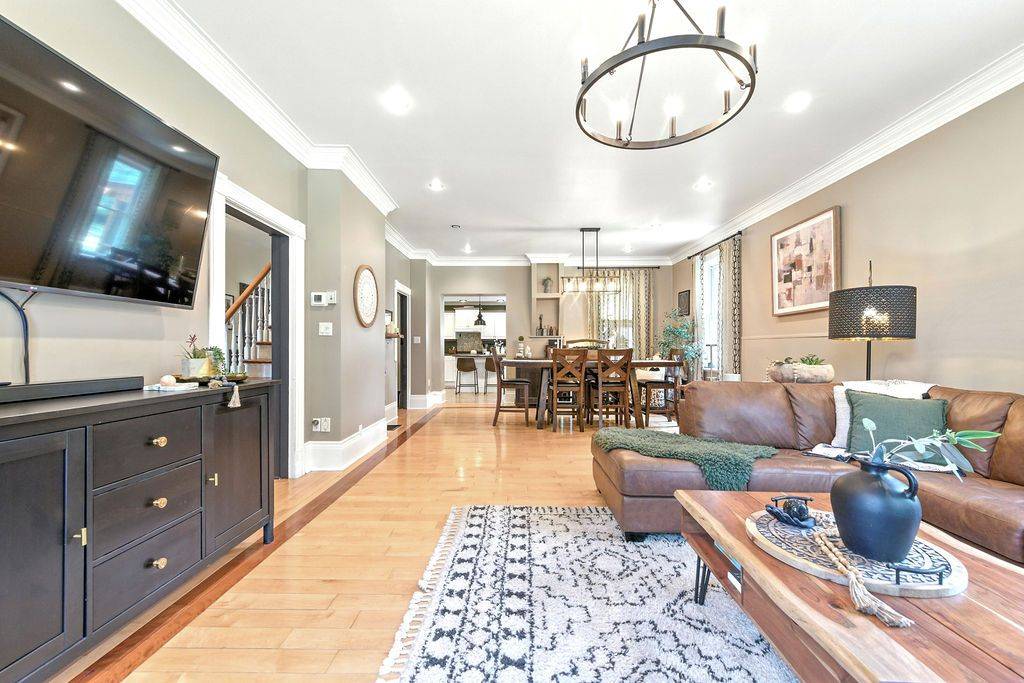 Laurentian Hills, ON K0J 1P0,1077 Allan RD