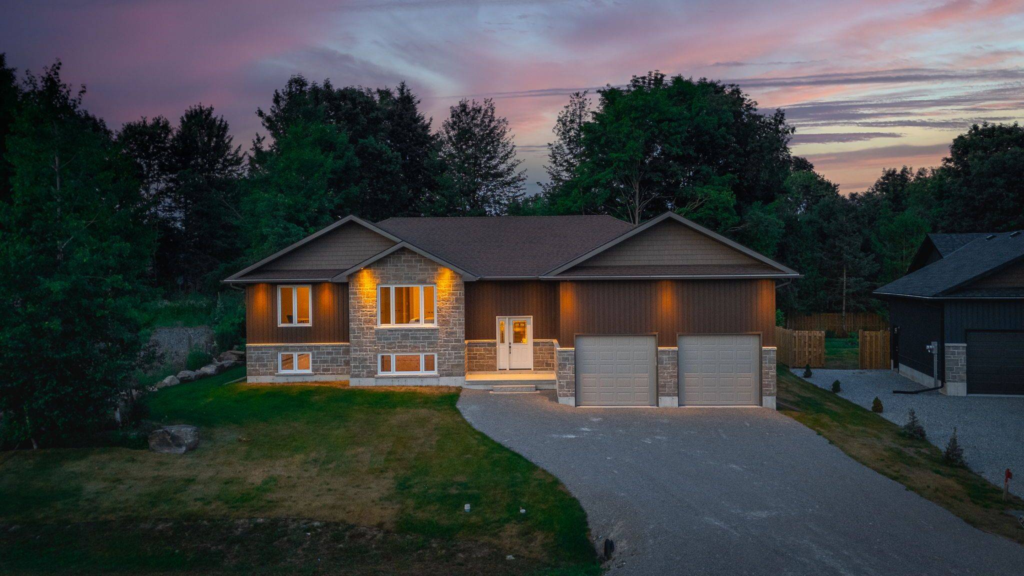 7 Marluc AVE, Minden Hills, ON K0M 2K0