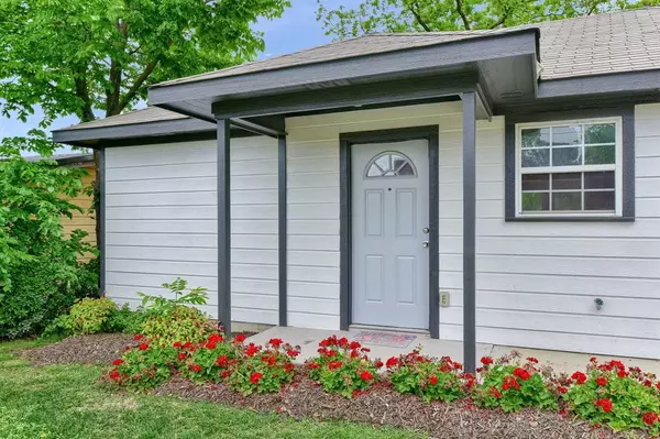107 Houston Street, Pottsboro, TX 75076