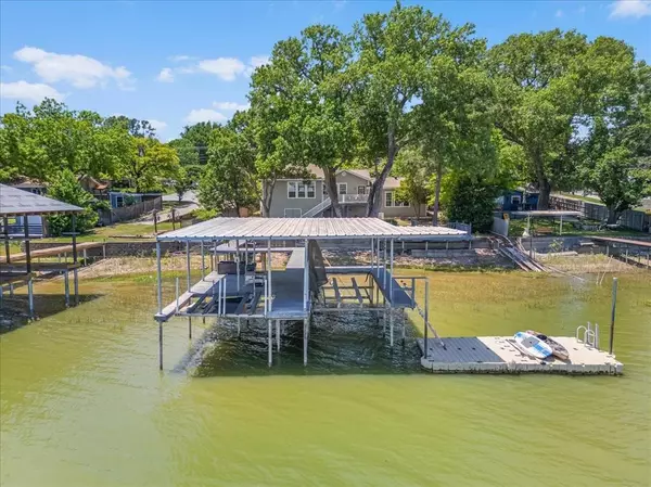 Weatherford, TX 76087,1128 W Lake Drive