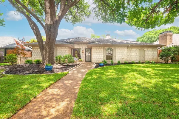 7407 Arbor Oaks Drive, Dallas, TX 75248