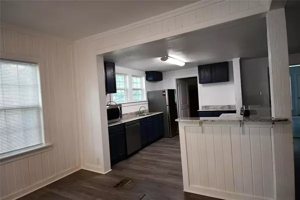 Hillsboro, TX 77645,1015 E ELm Street