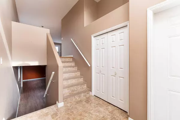 Lloydminster, AB T9V 2K1,1309 54 Avenue Close