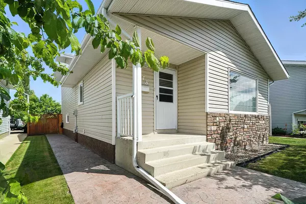 48 Elder ST, Red Deer, AB T4R 2C6
